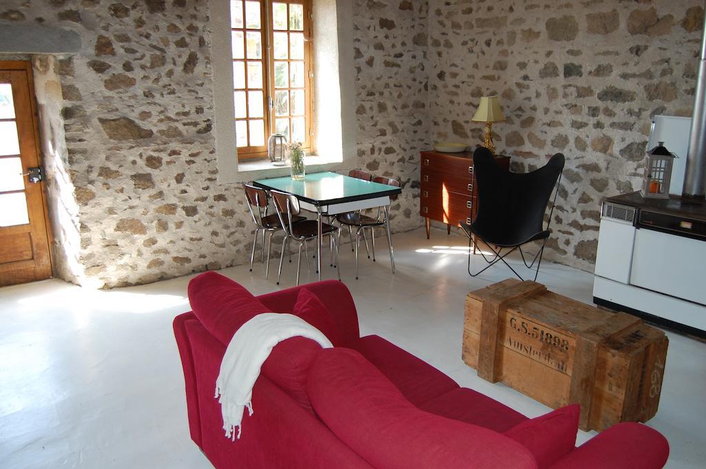 Le Mas D'En Haut Lussat Room photo